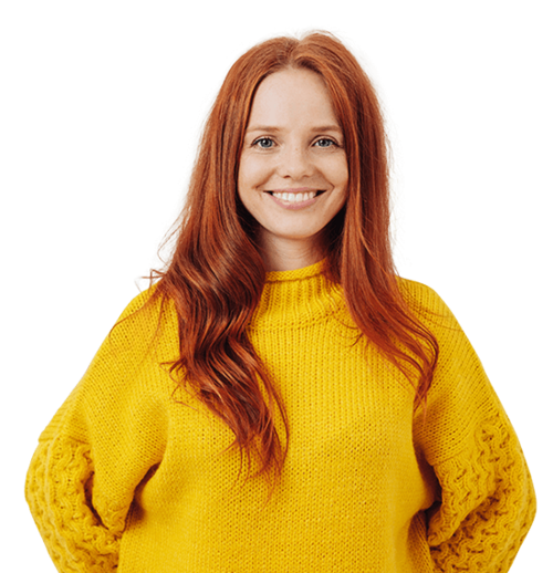 Junge Frau mit roten Haaren und gelbem Woll-Pullover.